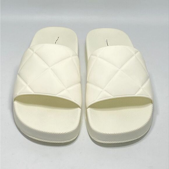 Bottega Veneta Quilted Rubber Pool Slides size 41 - Picture 3 of 11